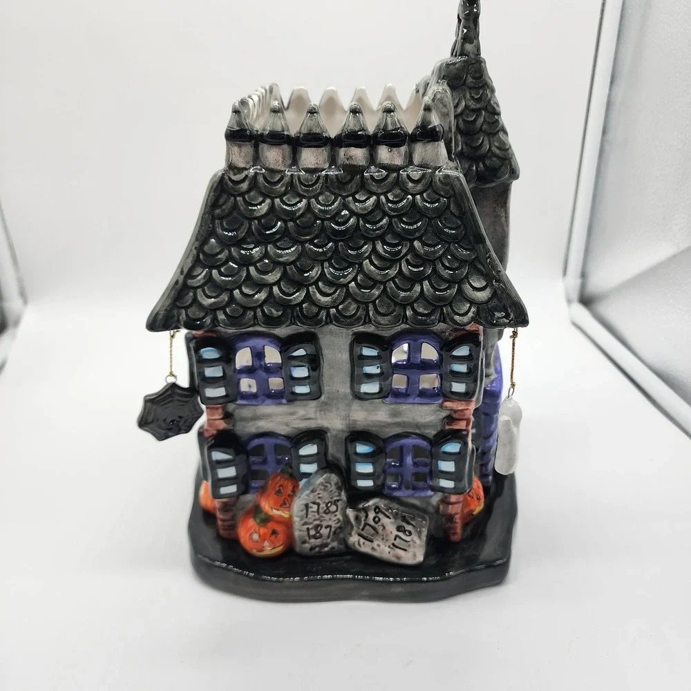 Vintage JCPenney Home Collection Ceramic Haunted House Luminary Halloween 2002